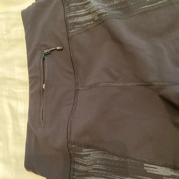 LIKE NEW! Lululemon 🍋 - Picture 3 of 7